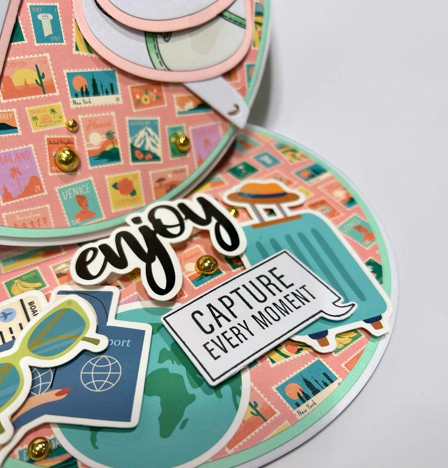 Made to Surprise 8'' x 8'' Project Pack Making Memories | Circular Waterfold - Image 6